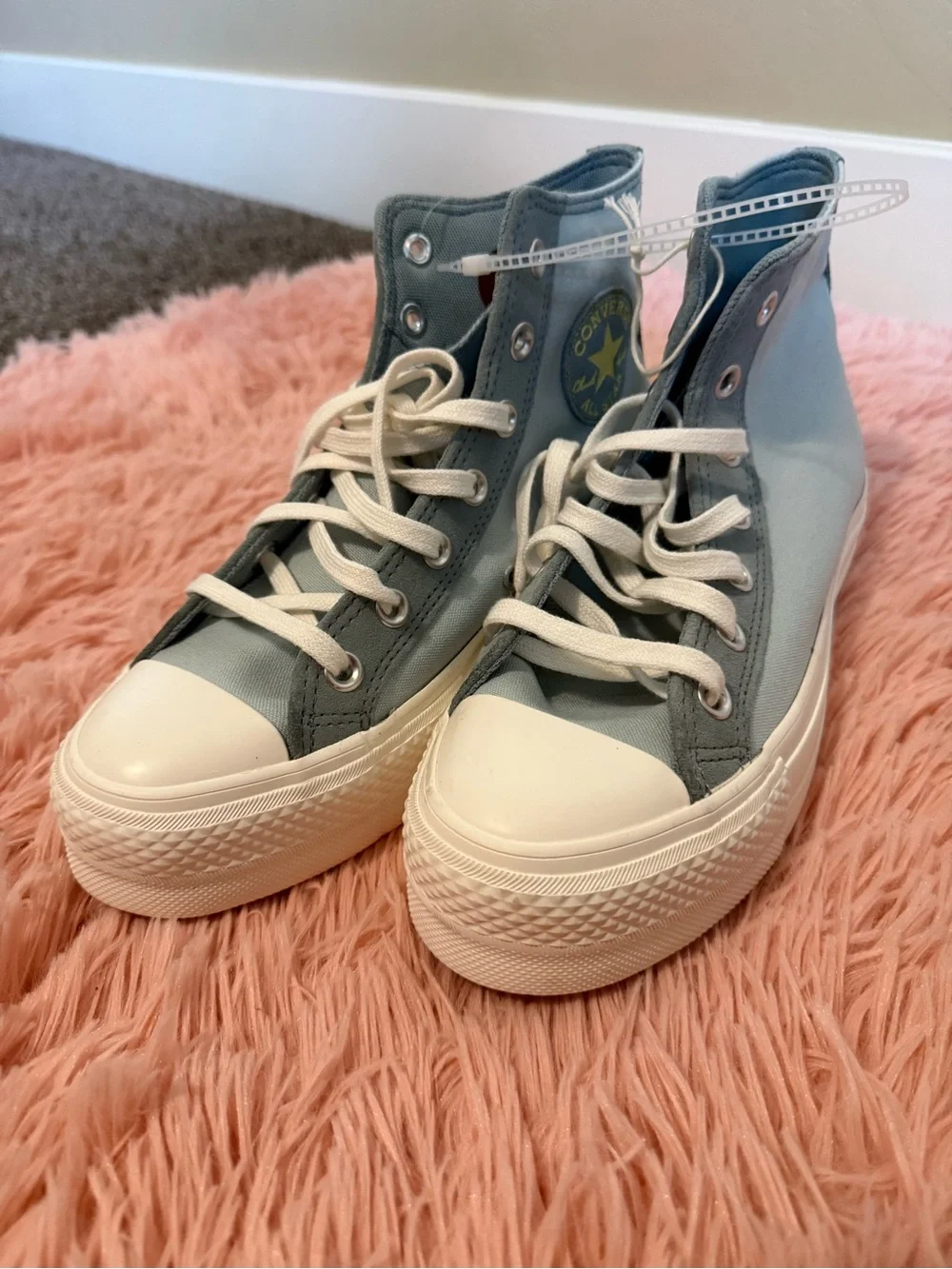 Women’s Chuck Taylor Converse All-Star Shoes